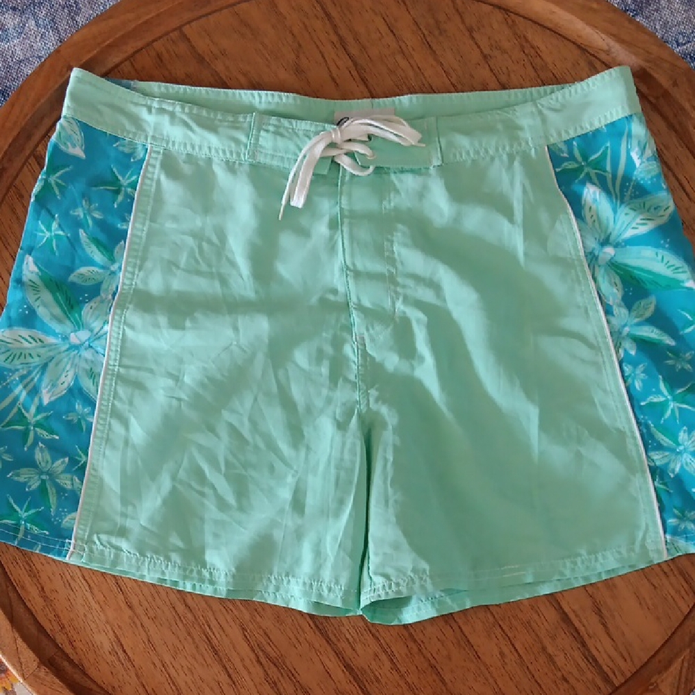 Wrangler Women's Swim Shorts - Mint Green and Teal Floral